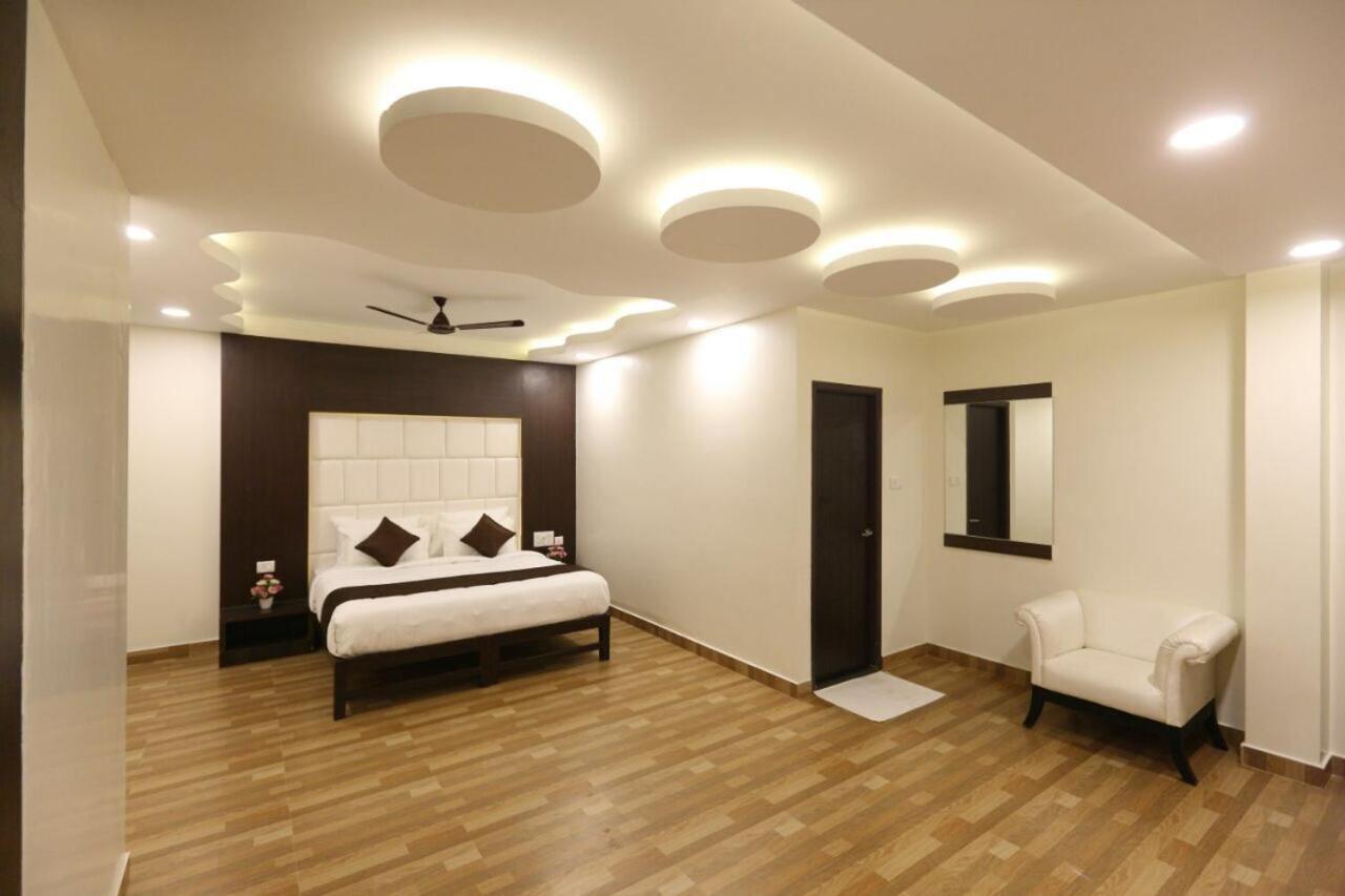 Hotel Rich Inn شيناي المظهر الخارجي الصورة